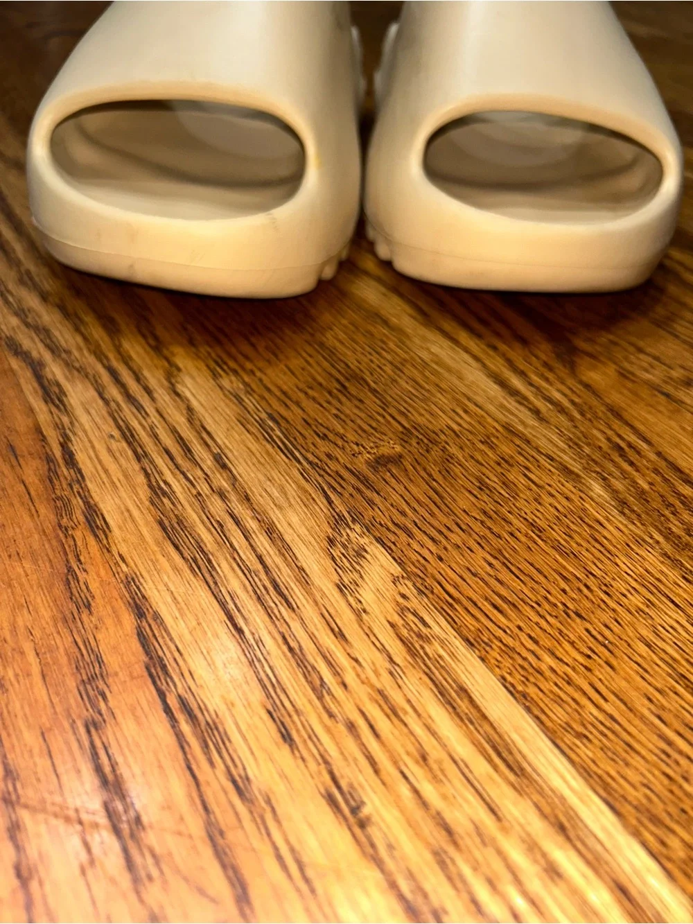 adidas Yeezy Slides Men’s Beige/Tan Slip-On Sandals Size 10